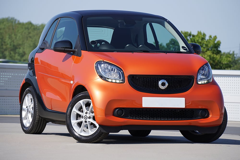 Rent a car like a Smart two in Italy at 18