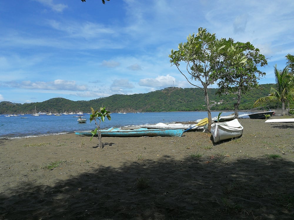 Where can I rent a car in Costa Rica without a credit card? 
